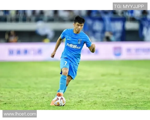 上海足球队近期表现分析与未来发展展望 上海足球队近期表现分析与未来发展展望