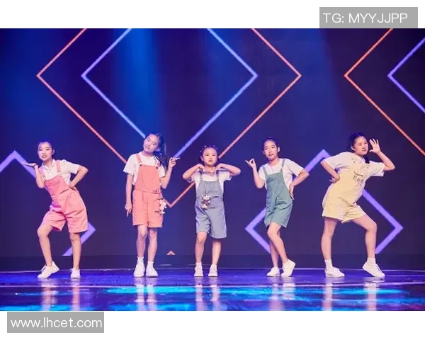 上海街舞队包夹革新之路:舞动城市的热情与创意探索 上海街舞队包夹革新之路:舞动城市的热情与创意探索